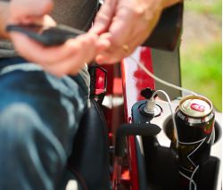 Handy uSB ports and phone holder