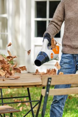 easy blowing - Stihl Battery Blower BGA 30